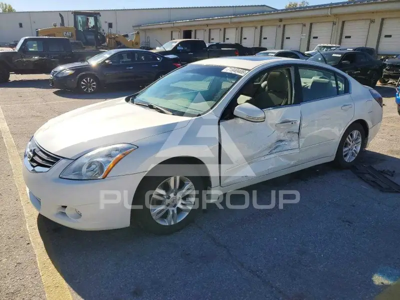 2010 Nissan ALTIMA photo