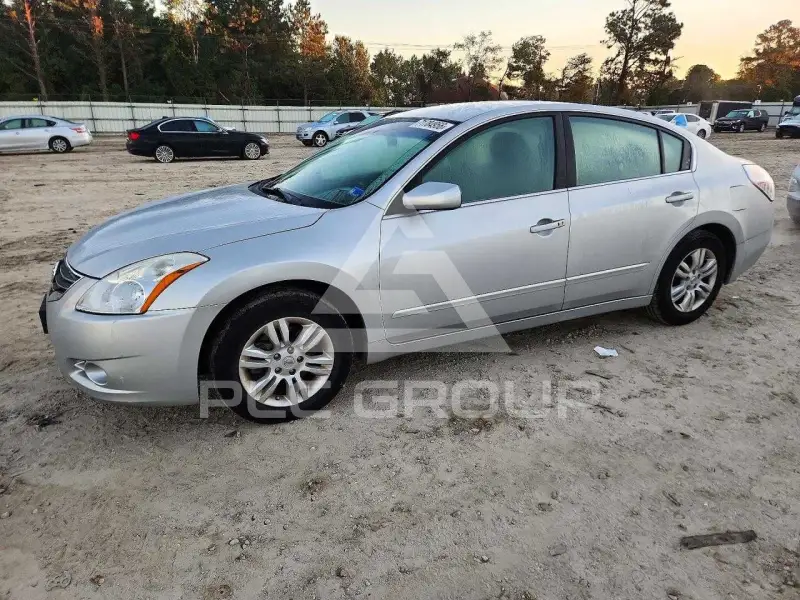 2010 Nissan ALTIMA фото
