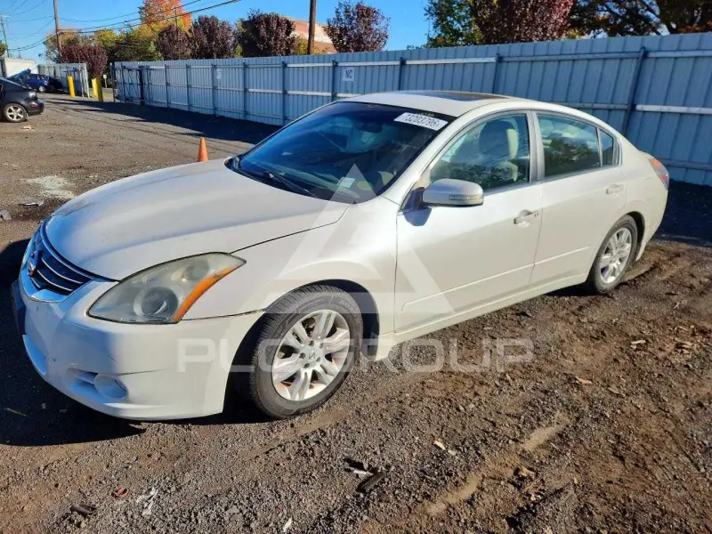 2010 Nissan ALTIMA фото