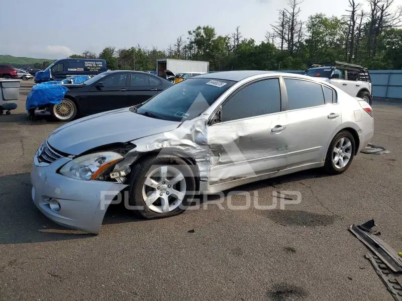 2010 Nissan ALTIMA фото