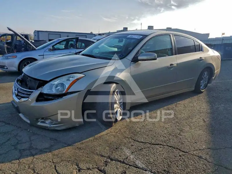 2010 Nissan ALTIMA фото