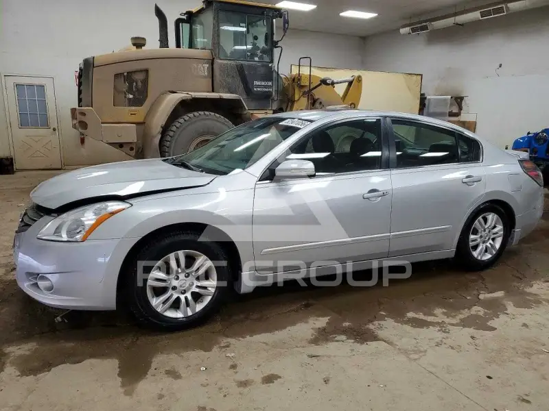 2010 Nissan ALTIMA фото