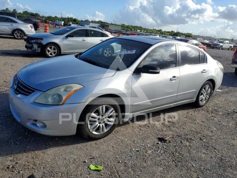 2010 Nissan ALTIMA фото
