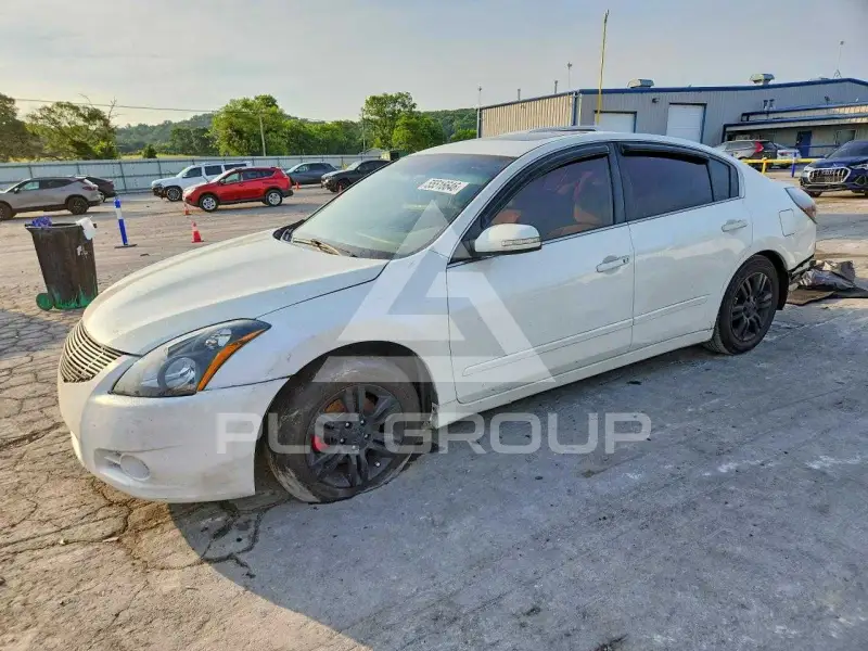 2010 Nissan ALTIMA фото