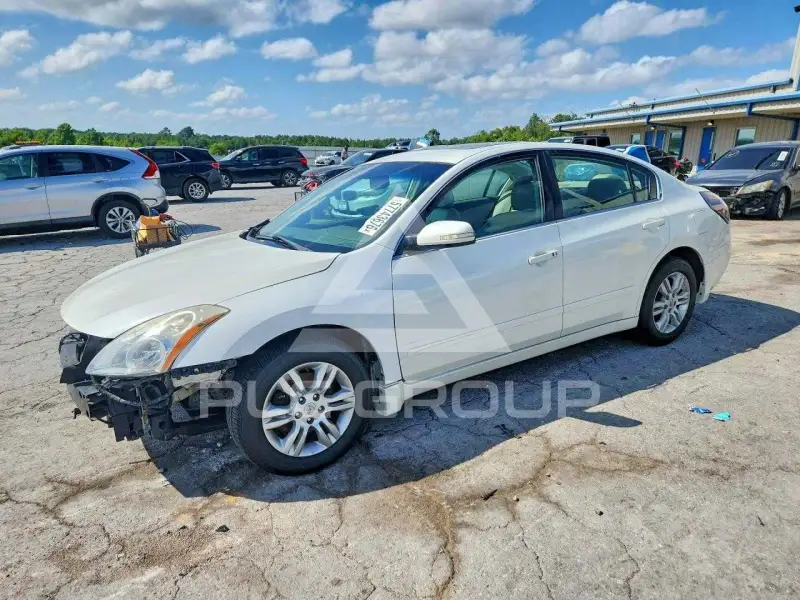 2010 Nissan ALTIMA photo