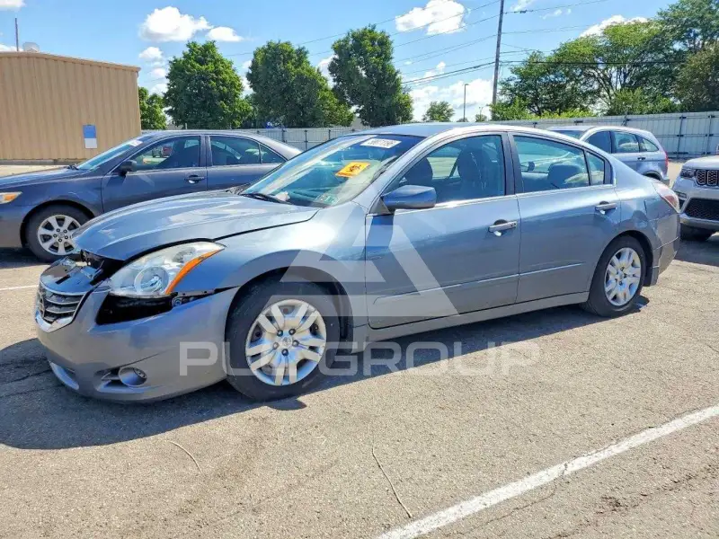 2010 Nissan ALTIMA фото