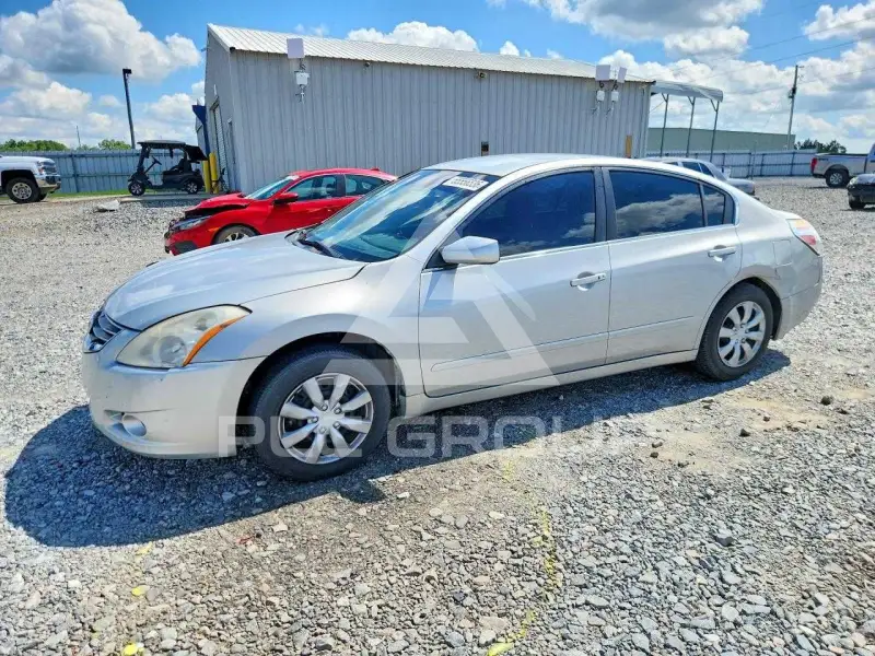 2010 Nissan ALTIMA photo