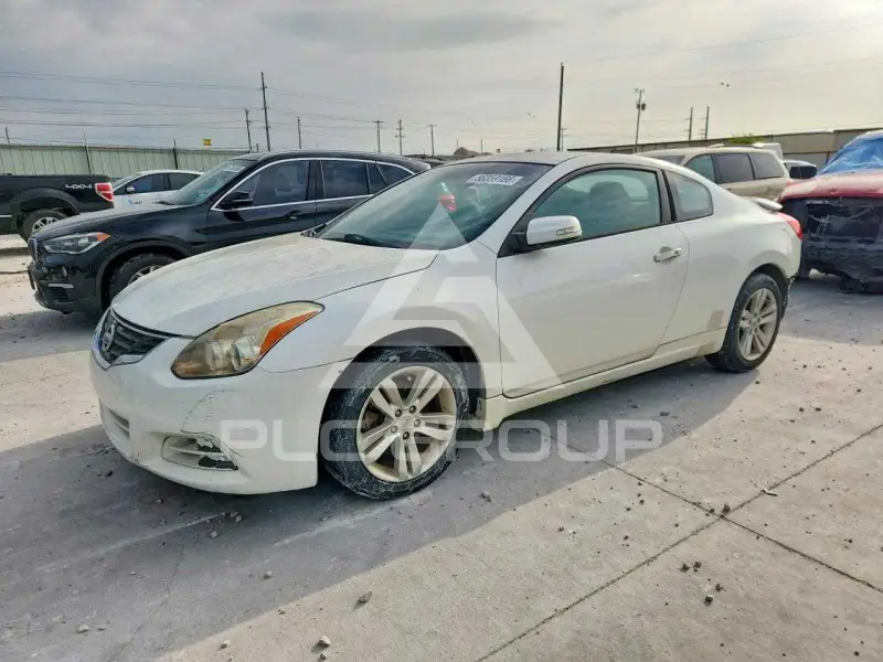 2010 Nissan ALTIMA фото
