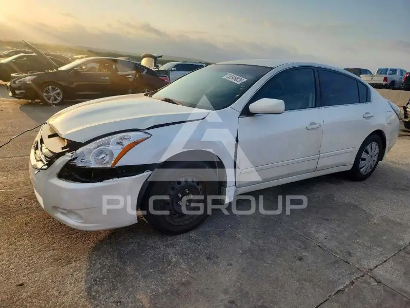 2010 Nissan ALTIMA фото