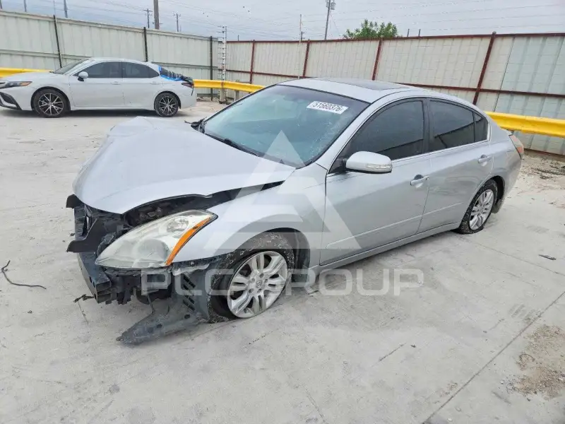 2010 Nissan ALTIMA фото