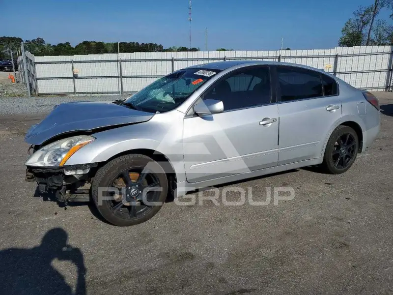 2010 Nissan ALTIMA фото
