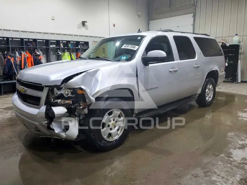 2010 Chevrolet Suburan photo