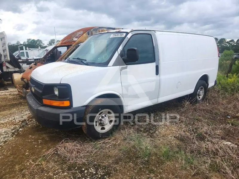 2010 Chevrolet Express photo