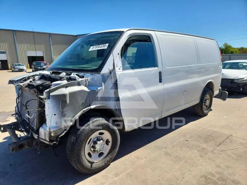 2010 Chevrolet Express фото
