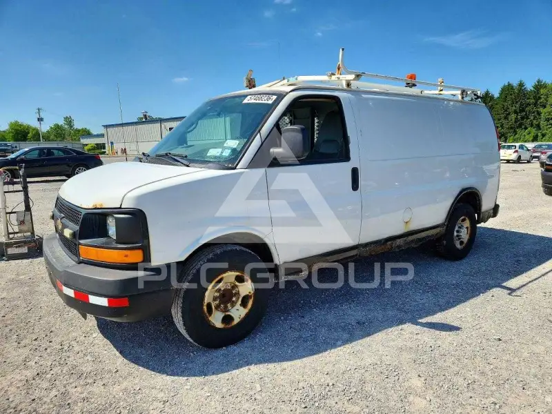 2010 Chevrolet Express фото