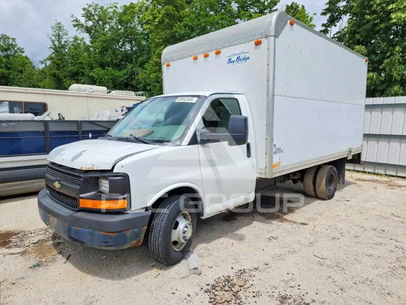 2010 Chevrolet Express фото