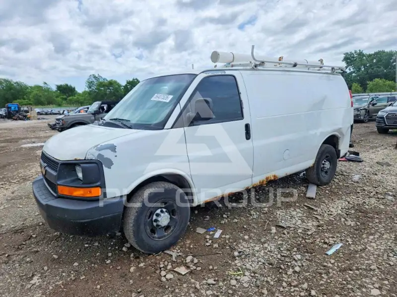 2010 Chevrolet Express фото