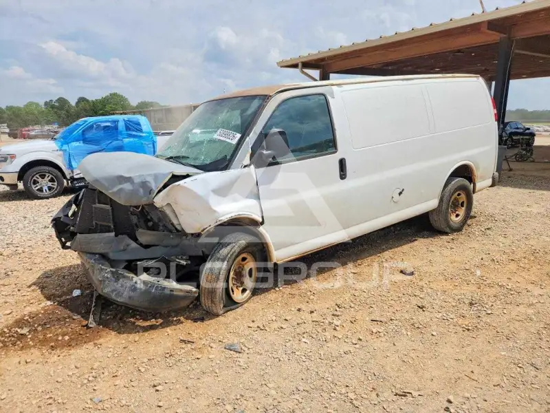 2010 Chevrolet Express photo