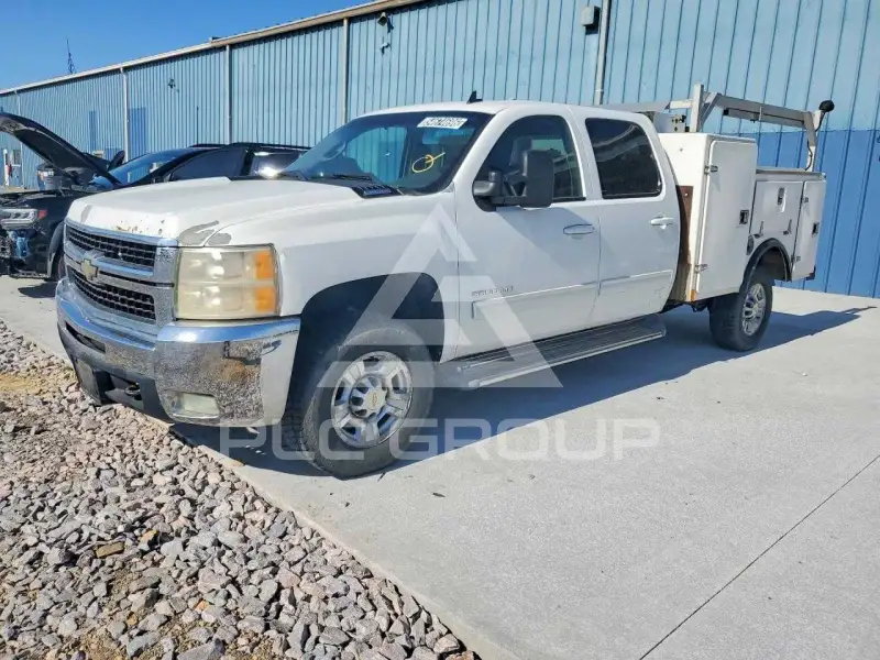 2010 Chevrolet Silverado photo
