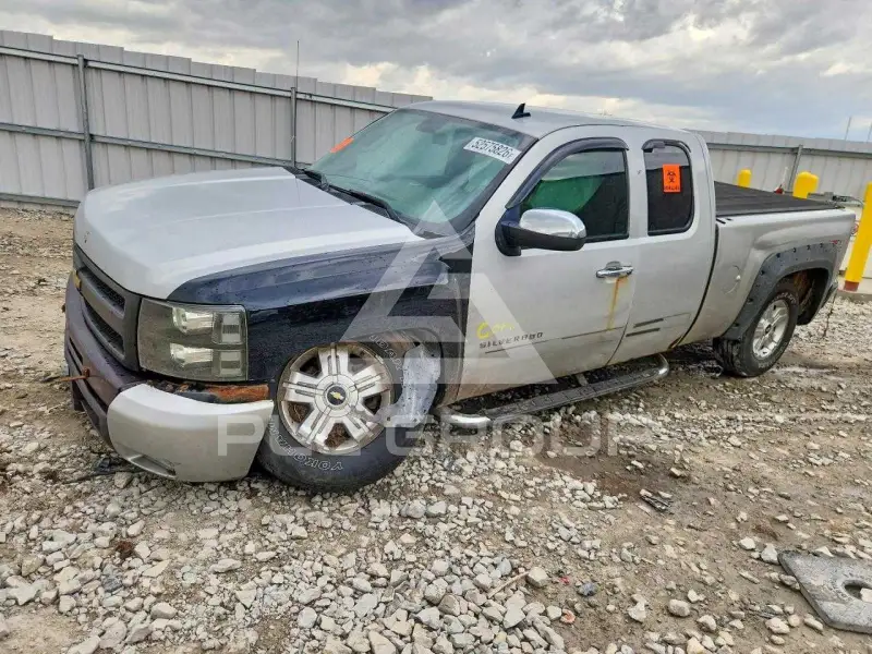 2010 Chevrolet Silverado photo