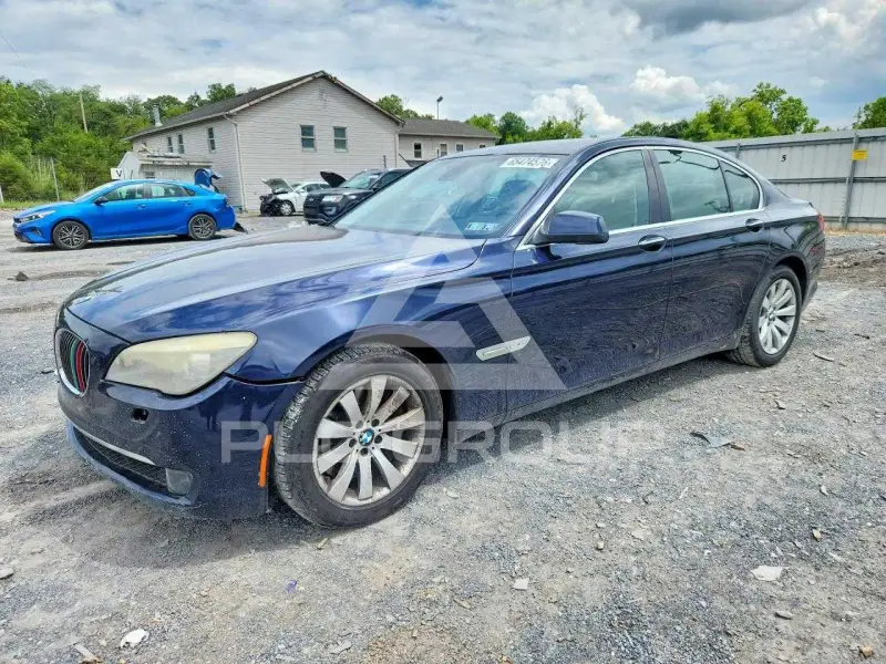 2010 BMW 750 фото