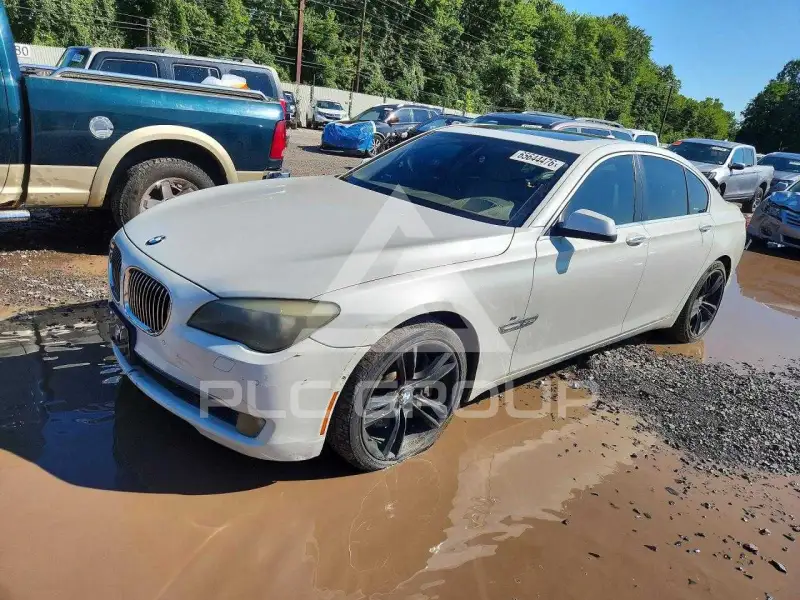2010 BMW 750 фото