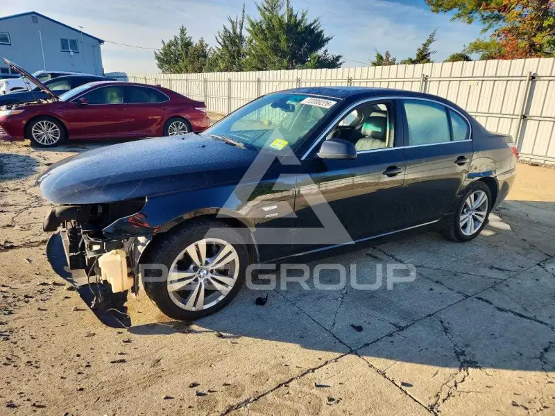2010 BMW 528 photo