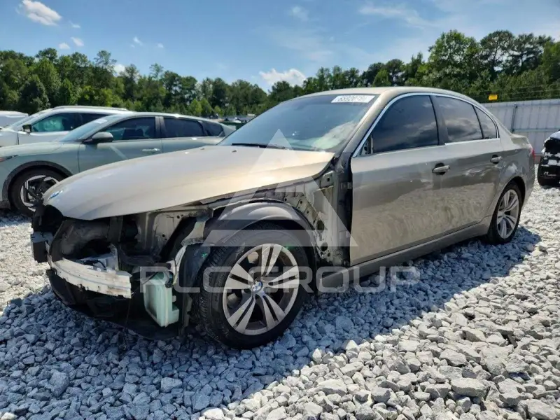 2010 BMW 528 photo
