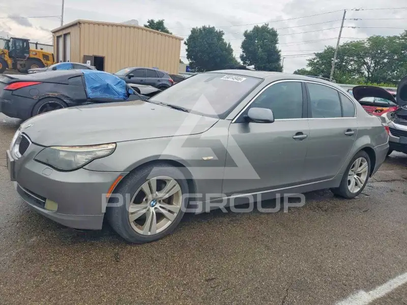 2010 BMW 528 photo