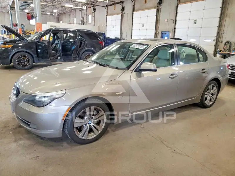 2010 BMW 528 фото