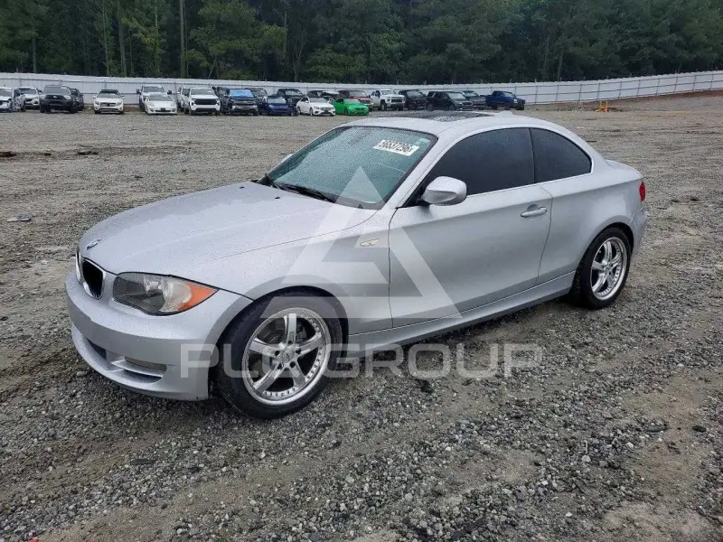 2010 BMW 128 photo
