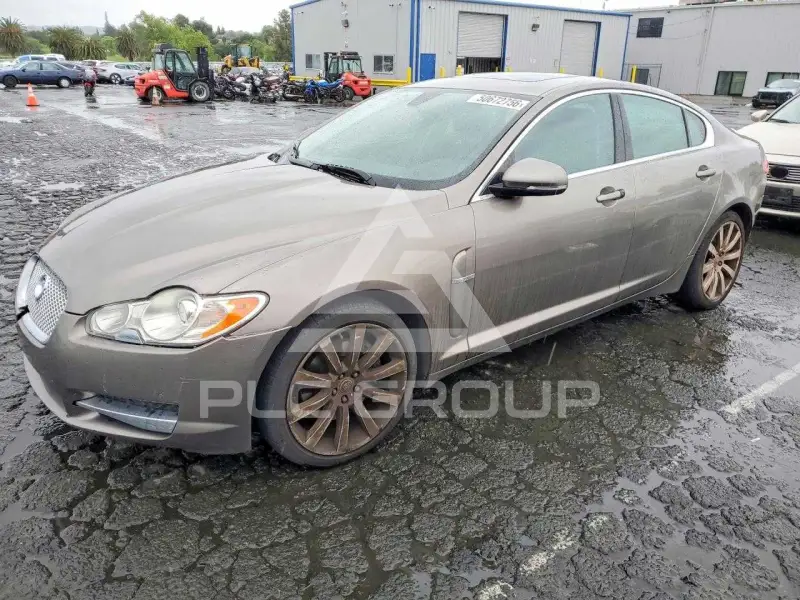 2010 Jaguar XF photo