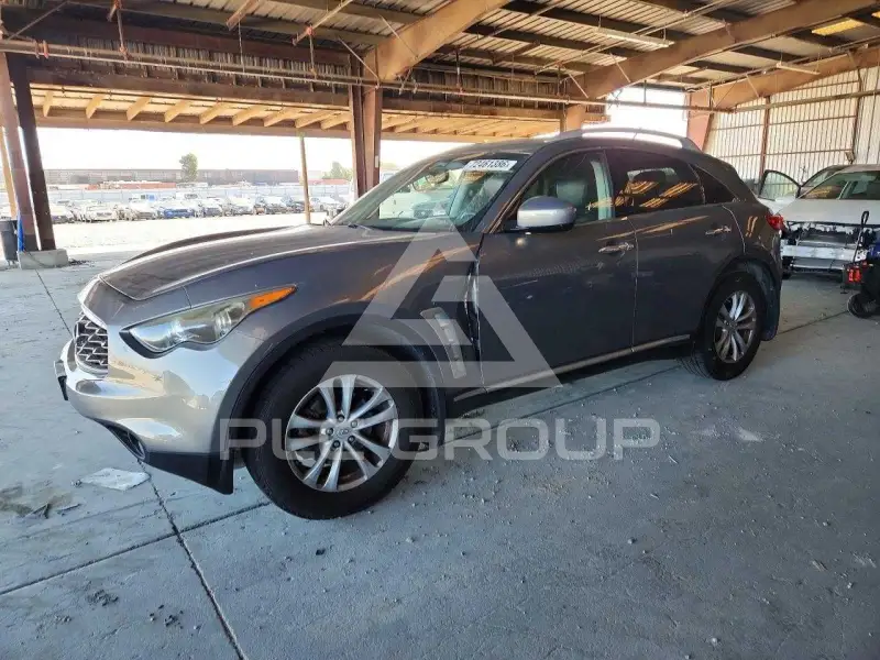 2010 Infinity FX35 фото