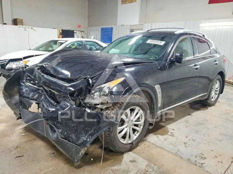 2010 Infinity FX35 photo