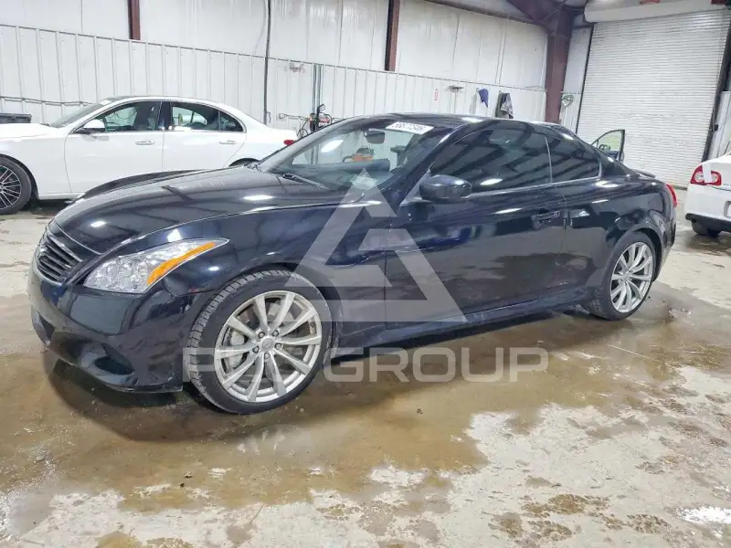 2010 Infinity G37 photo