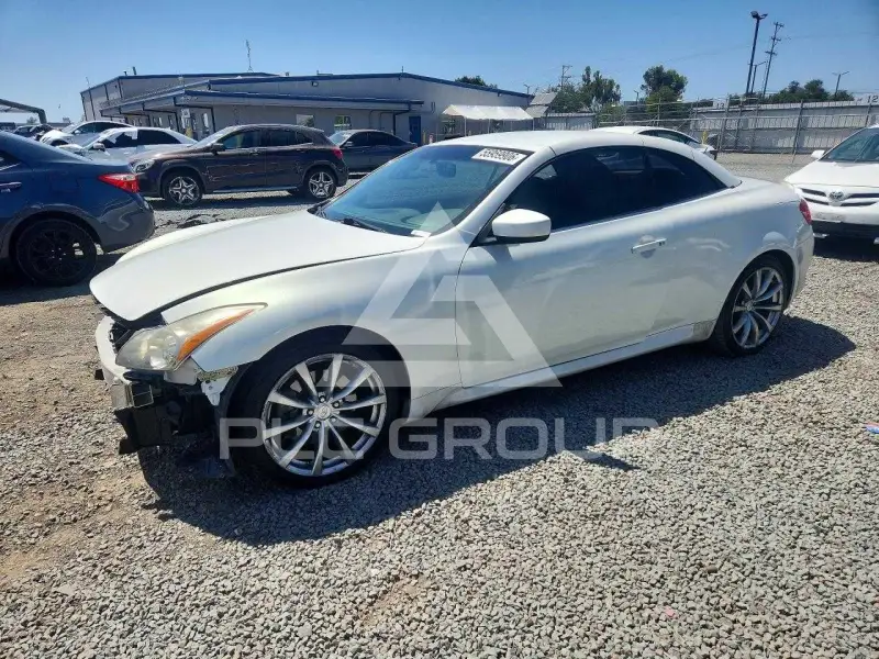 2010 Infinity G37 photo