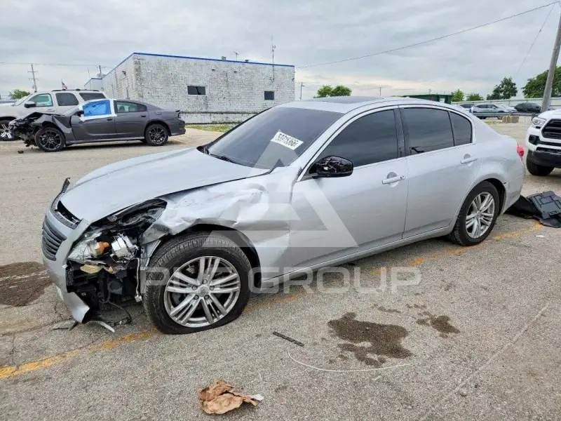 2010 Infinity G37 photo