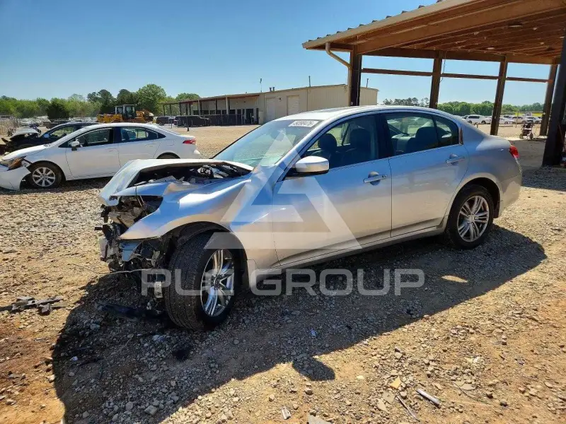 2010 Infinity G37 photo