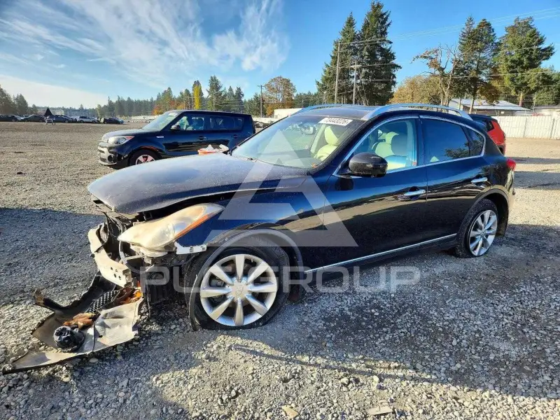 2010 Infinity EX35 photo