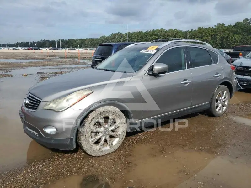 2010 Infinity EX35 photo