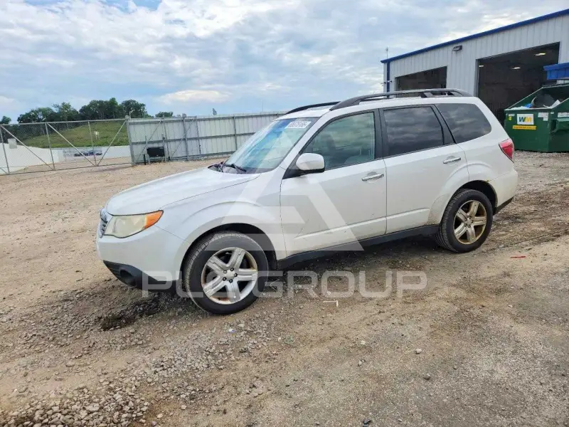 2010 Subaru Forester photo