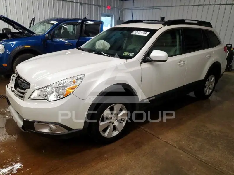 2010 Subaru Outback фото