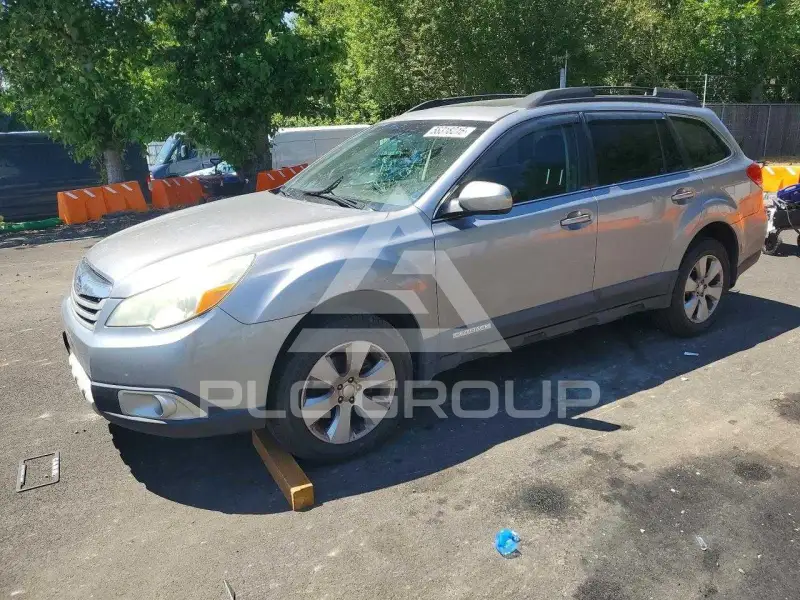 2010 Subaru Outback photo