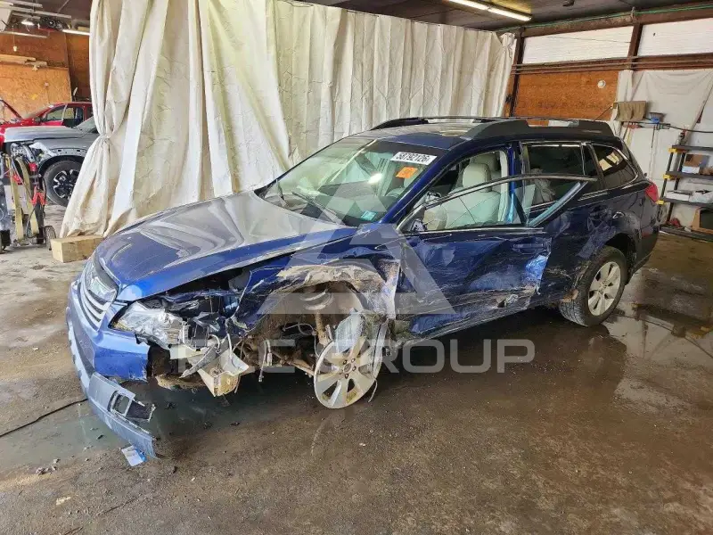 2010 Subaru Outback photo