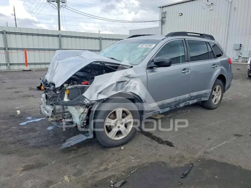 2010 Subaru Outback photo