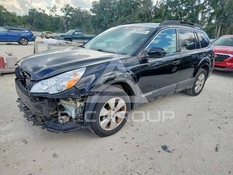 2010 Subaru Outback photo