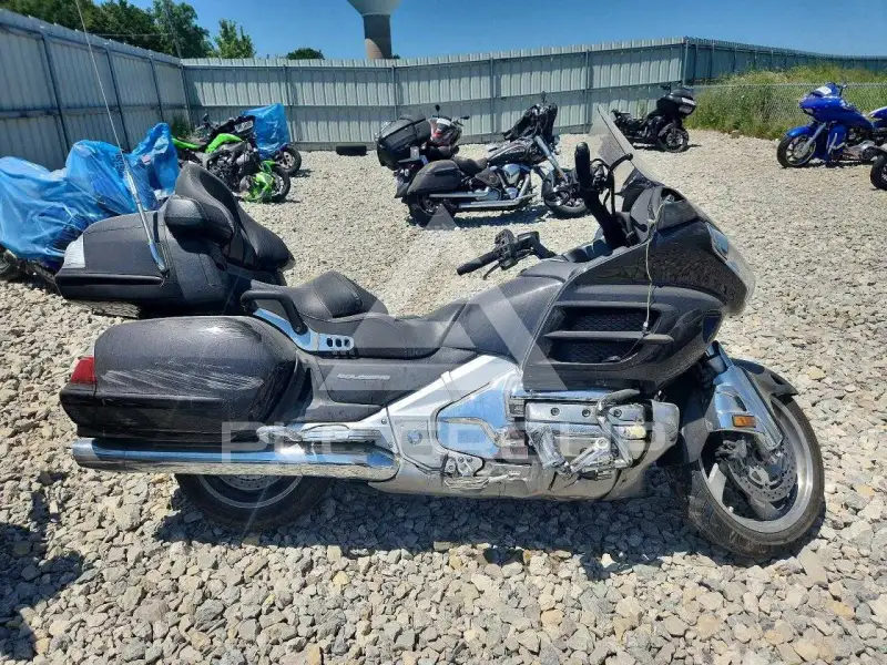 2010 Honda GL фото