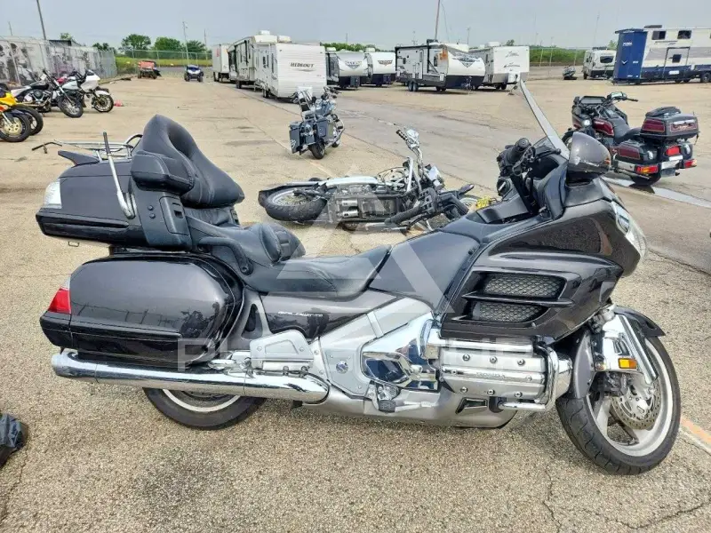 2010 Honda GL фото