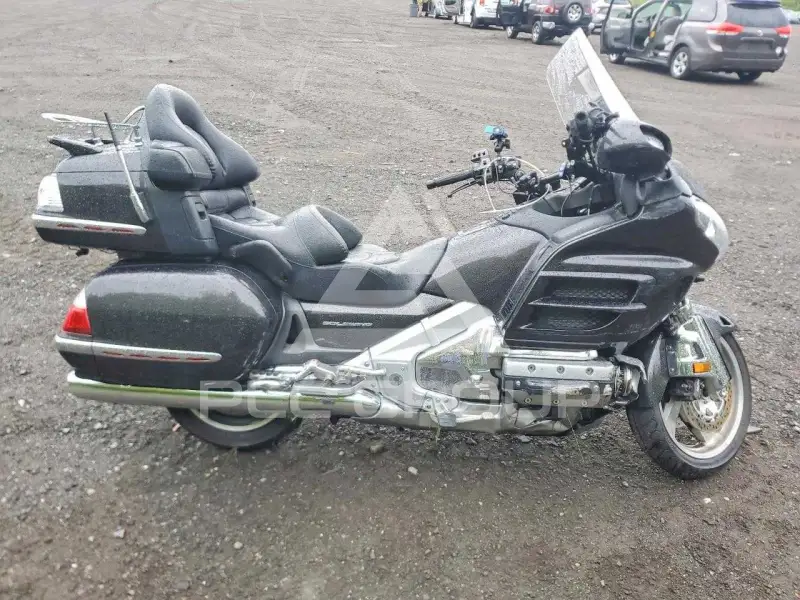 2010 Honda GL фото