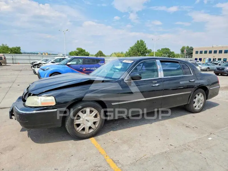 2010 Lincoln Town фото